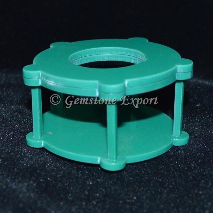 Eggs and Ball Stand Ecralce